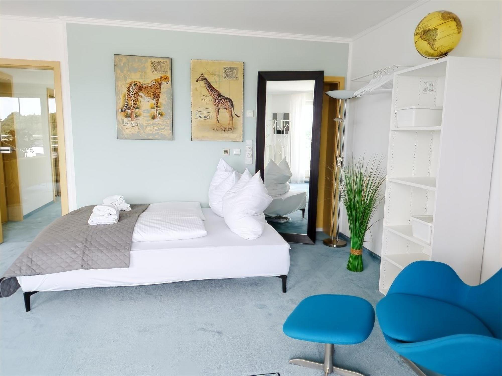 Seeblickapartment Fuer Bis Zu 12, Nuernberg & Schwabach In 30-35 Minuten Zu Erreichen, Sauna, Arbeitsplatz, Dachterrasse & Grill Spalt Esterno foto